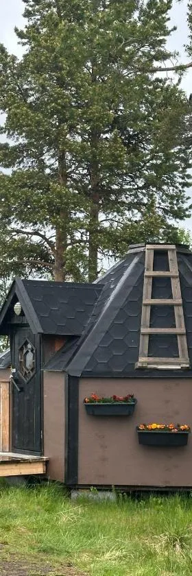 Camp Caroli Hobbit Hut，位于尤卡斯耶尔维的酒店