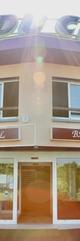 Cit'Hotel Du Circuit，位于马尼库尔的酒店