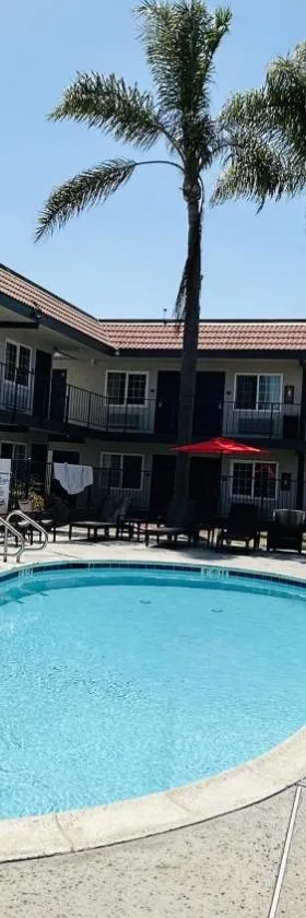 Studio 6 Suites San Ysidro CA San Diego South Bay，位于圣易西铎的酒店