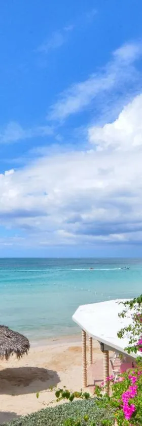 Beach House Condos, Negril，位于尼格瑞尔的酒店