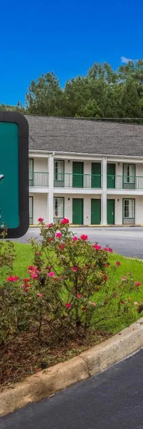 Quality Inn & Suites Greensboro near Lake Oconee，位于Turnwold的酒店