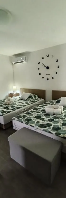 Apartman Dragićević - Stan na dan，位于Bogatić的酒店