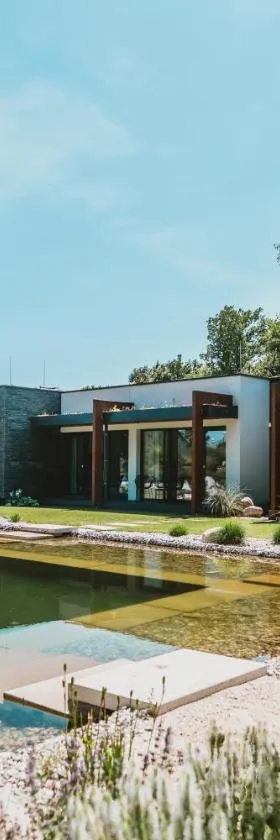 Hotel resort Lovecká bašta Strakonice，位于斯特拉科尼采的酒店