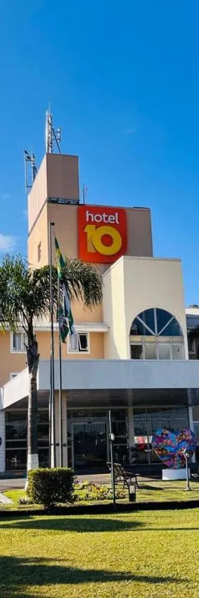 库里提巴10号酒店，位于库里提巴的酒店