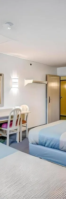 Econo Lodge Menomonie I-94，位于梅诺莫尼的酒店