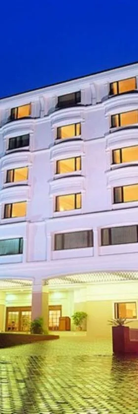 阿巴德中庭酒店，位于科钦的酒店