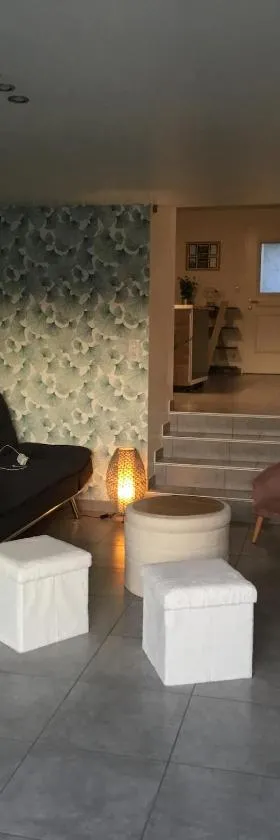 Le 7ter, maison calme piscine partagée，位于塞夫勒河畔圣洛朗的酒店