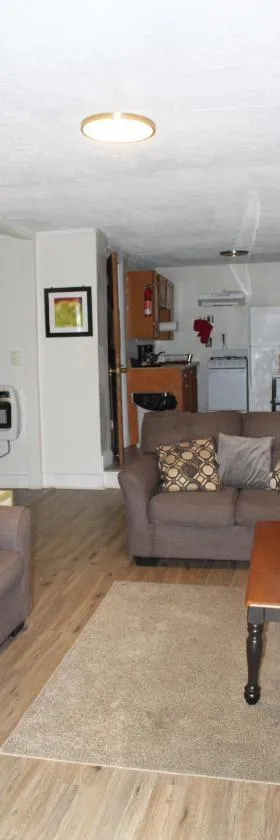 HISTORIC HILL APT2 (Downstairs)，位于Tuskegee的酒店