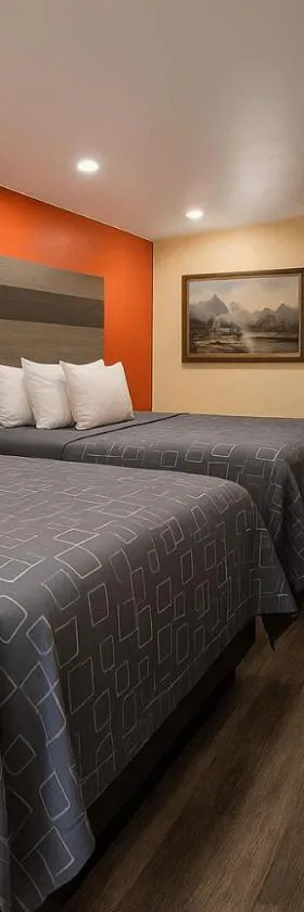 Pinconning Trail Inn Motel，位于Pinconning的酒店