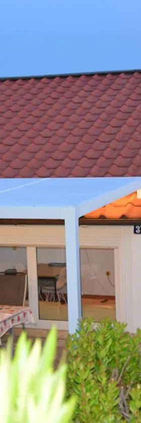 Sunny Cottage，位于佩特坎内的酒店