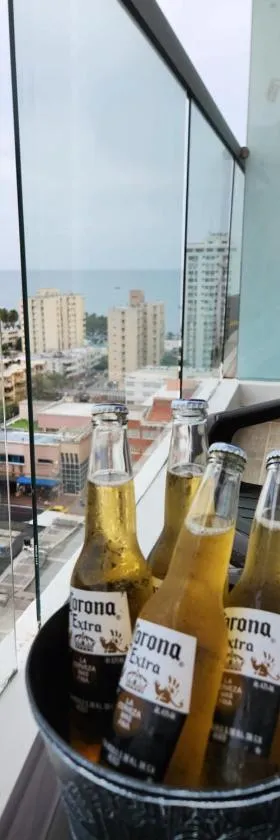 Apartamento con doble vista Mar y montaña tipo Loft，位于Gaira的酒店