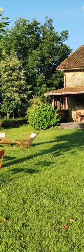 El Espesedo de Cabárceno, cocina y jardin，位于Argomilla的酒店