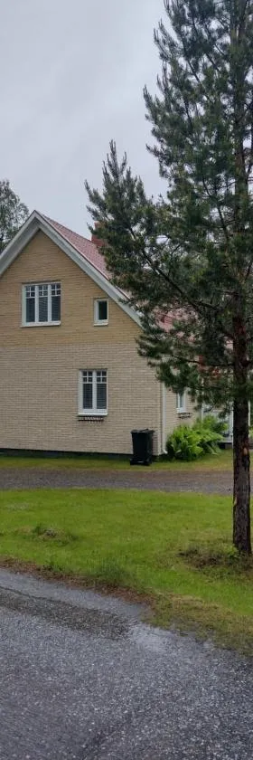 Semesterhus AURORA，位于Blattnicksele的酒店