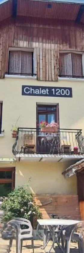 1200小木屋酒店，位于圣费朗索瓦-隆尚的酒店