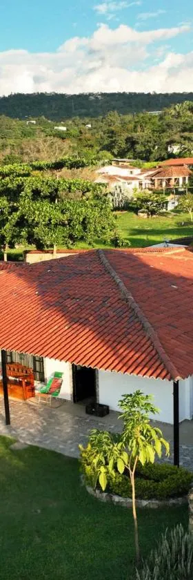 Finca Villa Claudia, La Mesa, Cundinamarca，位于拉米萨的酒店