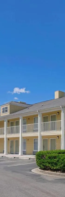 Quality Inn Laurinburg，位于劳林堡的酒店