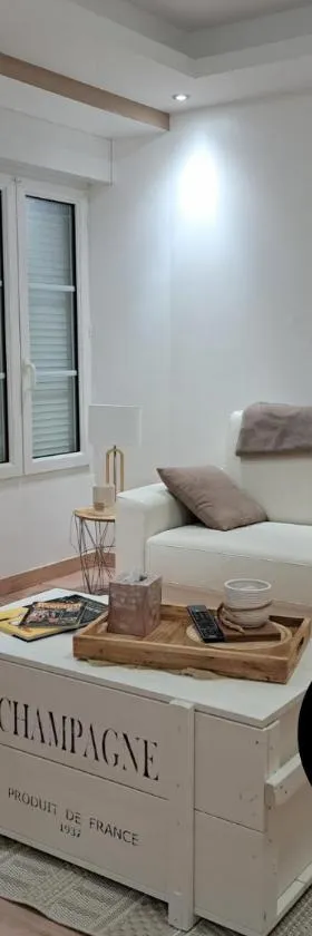 Gîte "La bulle de Léna" avec petit-déjeuner garage et parking，位于Flavigny的酒店