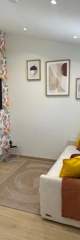 Charmant studio près de Roissy CDG，位于勒梅尼尔阿姆洛的酒店