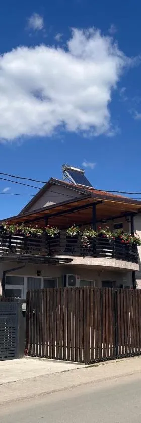 Crown Apartments，位于斯科普里的酒店