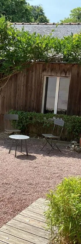 Charmante petite maison，位于Gennes的酒店