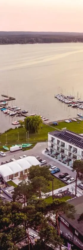 Marina Sława，位于斯拉瓦的酒店