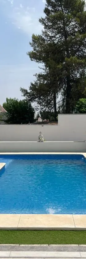 Apartamento 2, Chalet Manzano a 15" de Sevilla, a 30" del Aeropuerto de Sevilla，位于Villanueva del Ariscal的酒店