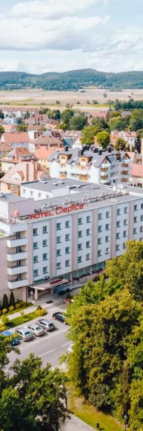 Hotel Cieplice MEDI & SPA，位于耶莱尼亚古拉的酒店