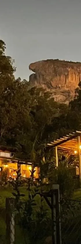 Chalé Refugio da Pedra SP，位于圣本图-杜萨普卡伊的酒店