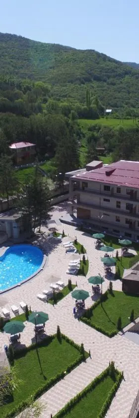Aghveran Ararat Resort Hotel，位于Arzakan的酒店