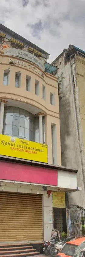 Hotel O Rahul International Hyderabad，位于Secunderabad的酒店