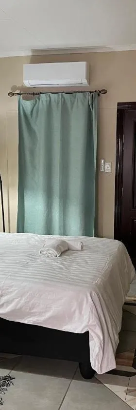 Acacia Villa Self Catering Guest House，位于奥卡汉贾的酒店