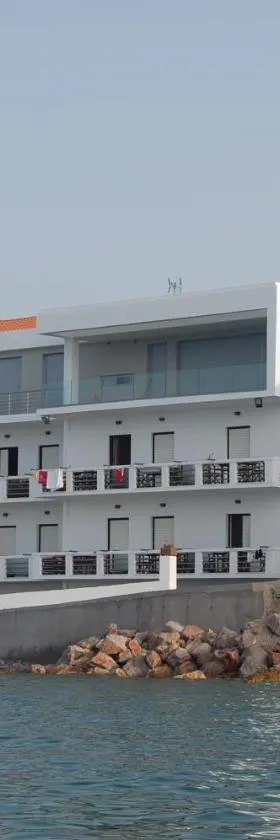 Asmini Studios，位于佩弗奇的酒店