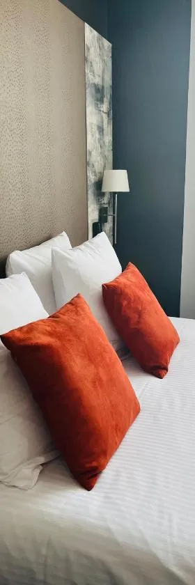 L'Hôtel Bristol，位于凯恩的酒店