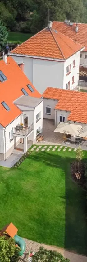 Mezidomí，位于Budyně nad Ohří的酒店