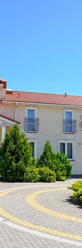 Hotel Gracja，位于Brok的酒店