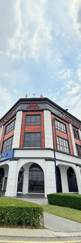 ZONE Hotels, Eco Grandeur，位于Bandar Puncak Alam的酒店