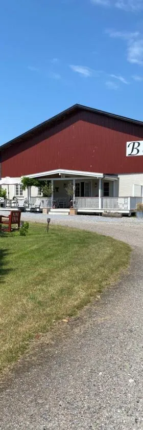 Frederiksensminde Bed & Breakfast，位于Marrebæk的酒店