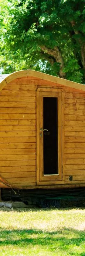 Camping Les Voiles Sur Grosne，位于Savigny-sur-Grosne的酒店