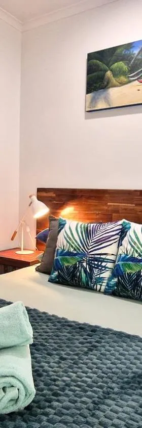 热带雨林汽车旅馆，位于米申海滩的酒店