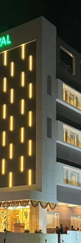 HOTEL CARNIVAL，位于Parbhani的酒店