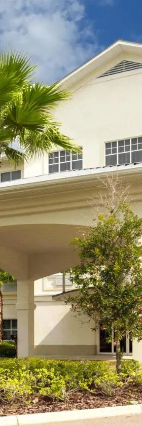 Holiday Inn Express & Suites Palm Coast - I-95，位于棕榈海岸的酒店