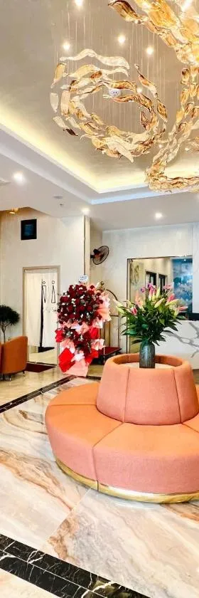 BLUE SKY NOI BAI HOTEL And POOL，位于内排的酒店