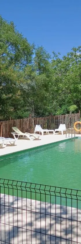 Hotel Rural Porta Coeli - Dehesa Santa Lucía，位于圣马尔廷德尔卡斯塔尼亚尔的酒店