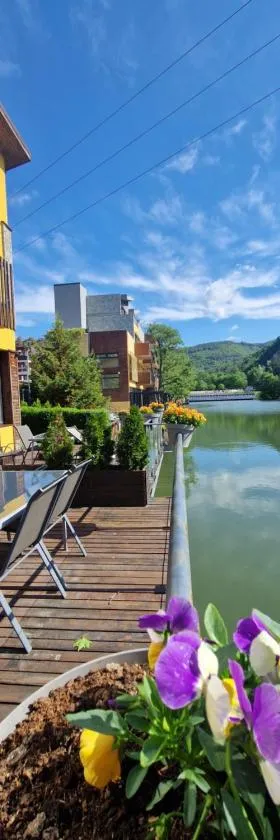 Waterside SPA Hotel，位于奥格尼亚诺沃的酒店