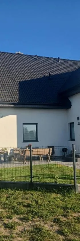Pokoje Gościnne Fuksja，位于Nowęcin的酒店