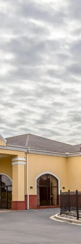 Quality Inn Hanceville US Hwy 31，位于Hanceville的酒店