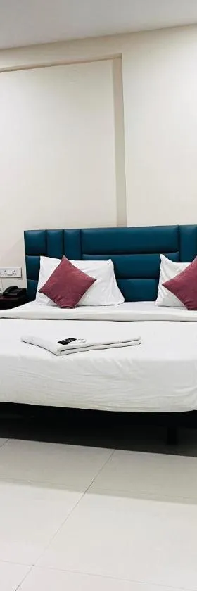 Hotel The Cinco Bliss Gachibowli，位于Gachibowli的酒店