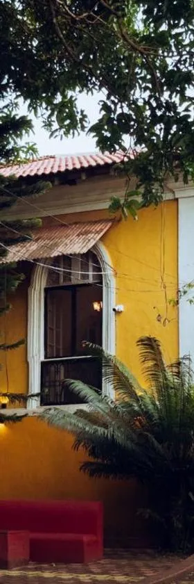 Casa Do Leão A 150 year Old Portuguese Home，位于尼禄的酒店