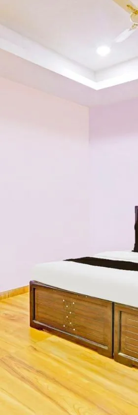 Hotel O Nandhi Inn，位于Vemalwāda的酒店