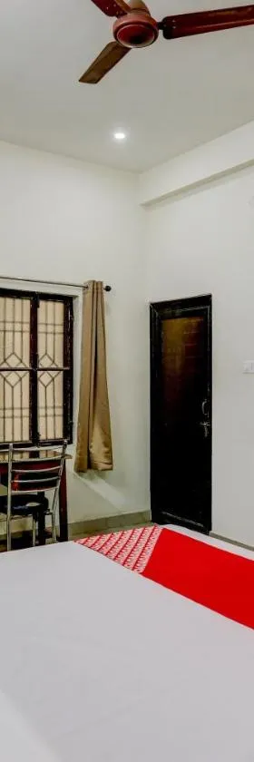 Hotel O The Raghav Villa，位于Phāphāmau的酒店